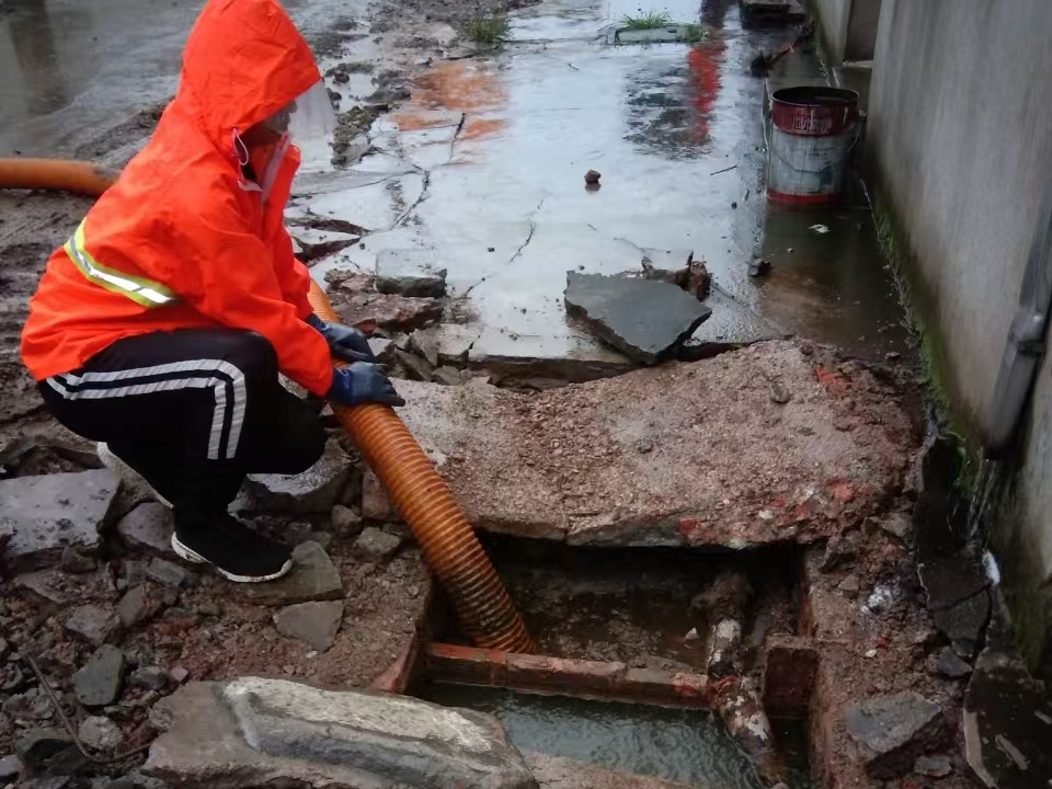 吴忠专业清理污水池 炜誉市政以规范流程守护城市 “肠道”